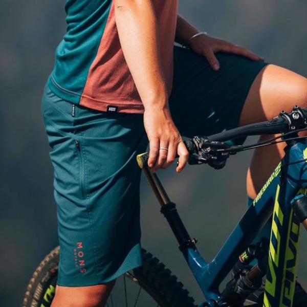 1819936_MONS-ROYALE-Womens-Virage-Bike-Shorts_625 1819936_MONS-ROYALE-Womens-Virage-Bike-Shorts_625